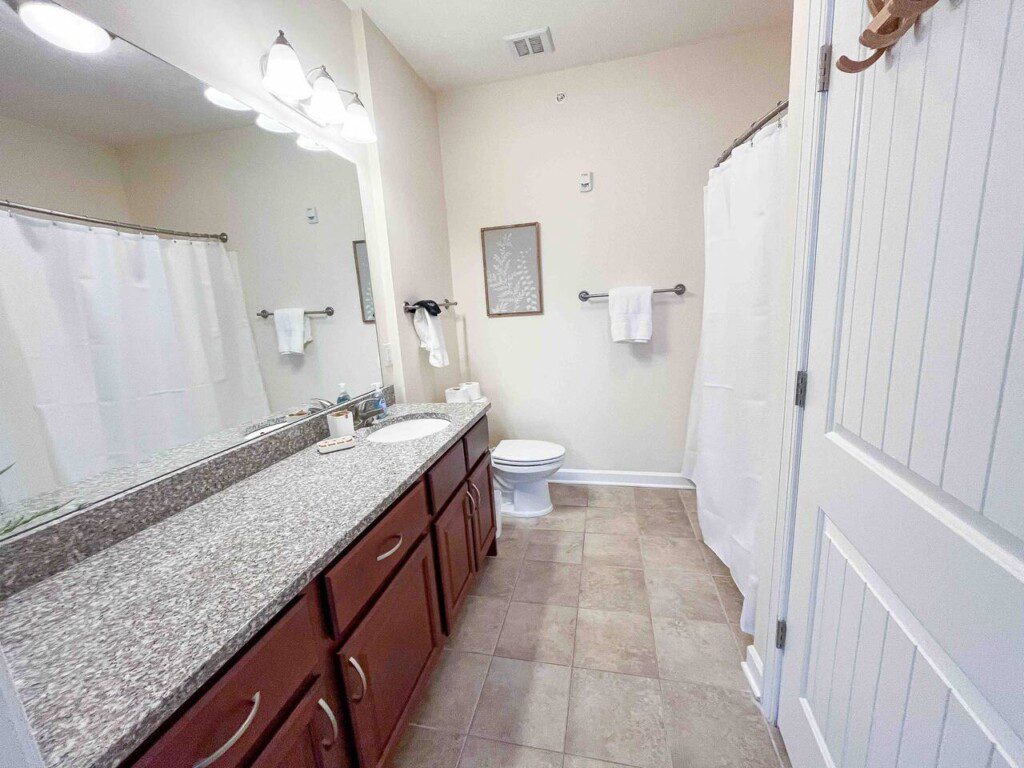 89f8632750e34deba43aeca629cbb697.jpg